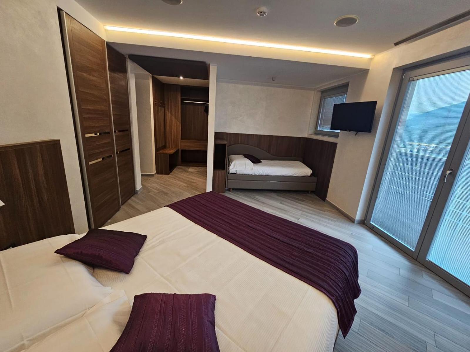 Mito Hotel Châtillon Екстериор снимка