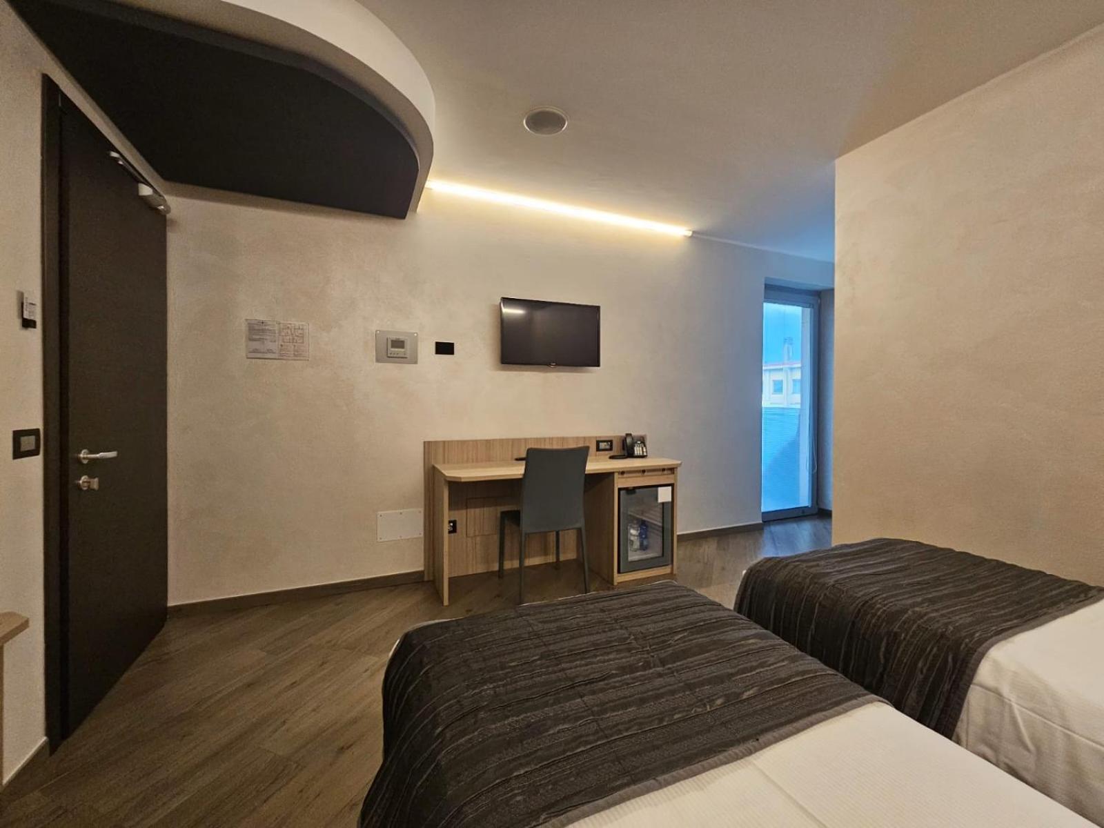 Mito Hotel Châtillon Екстериор снимка