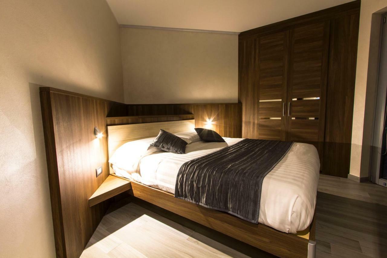 Mito Hotel Châtillon Екстериор снимка