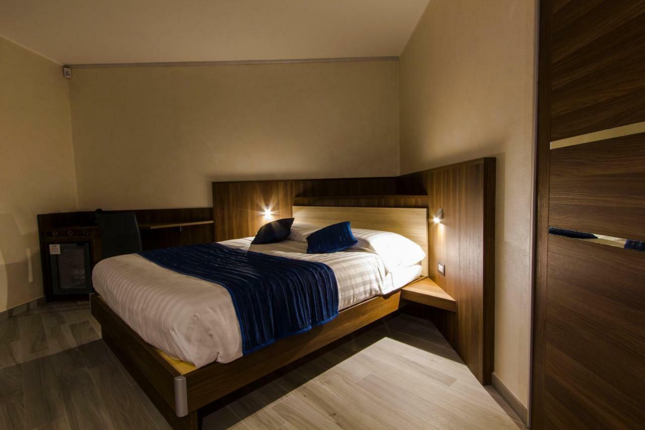 Mito Hotel Châtillon Екстериор снимка