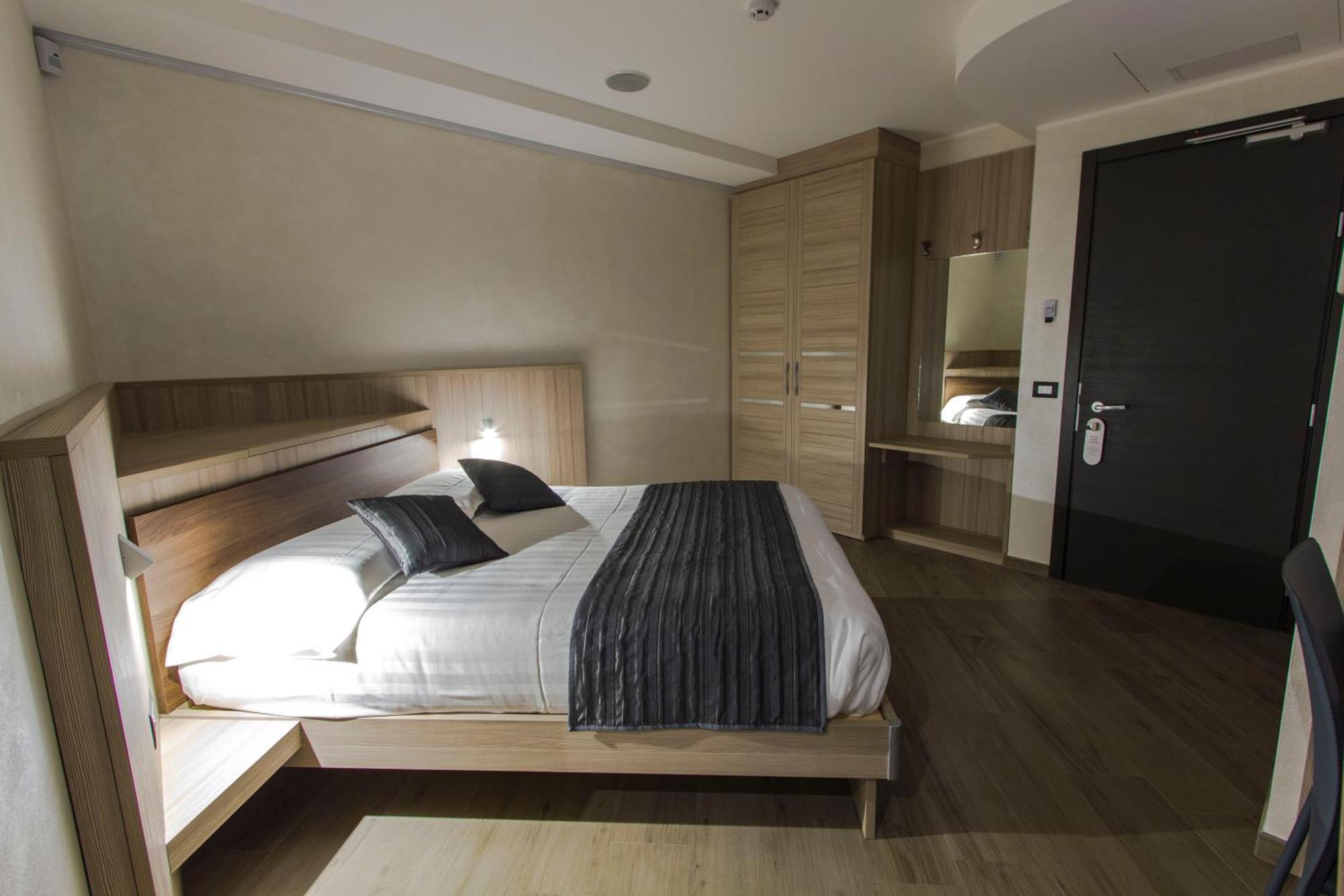 Mito Hotel Châtillon Екстериор снимка