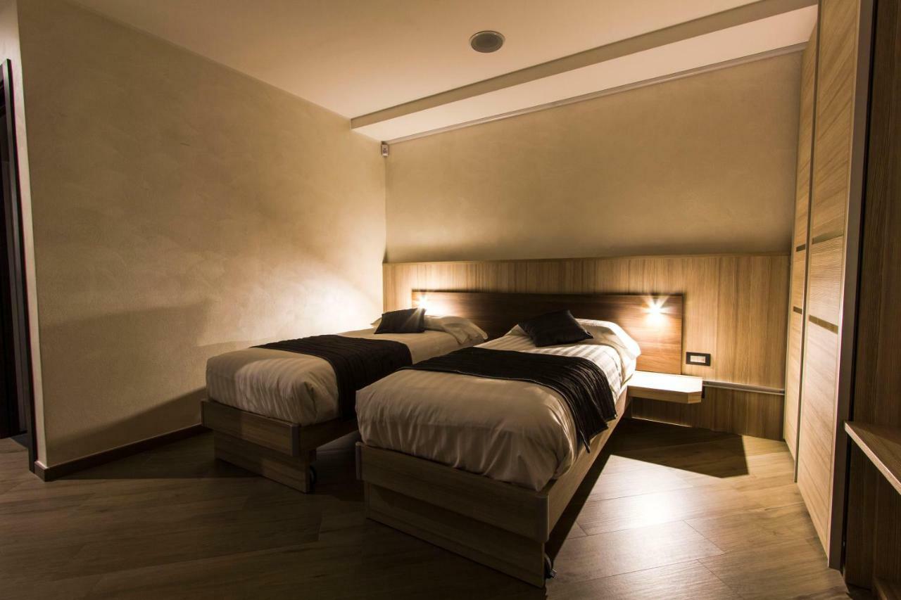 Mito Hotel Châtillon Екстериор снимка