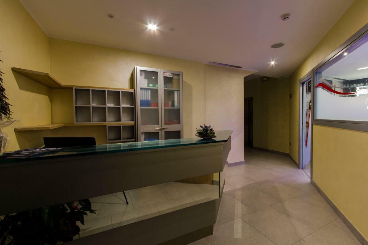 Mito Hotel Châtillon Екстериор снимка